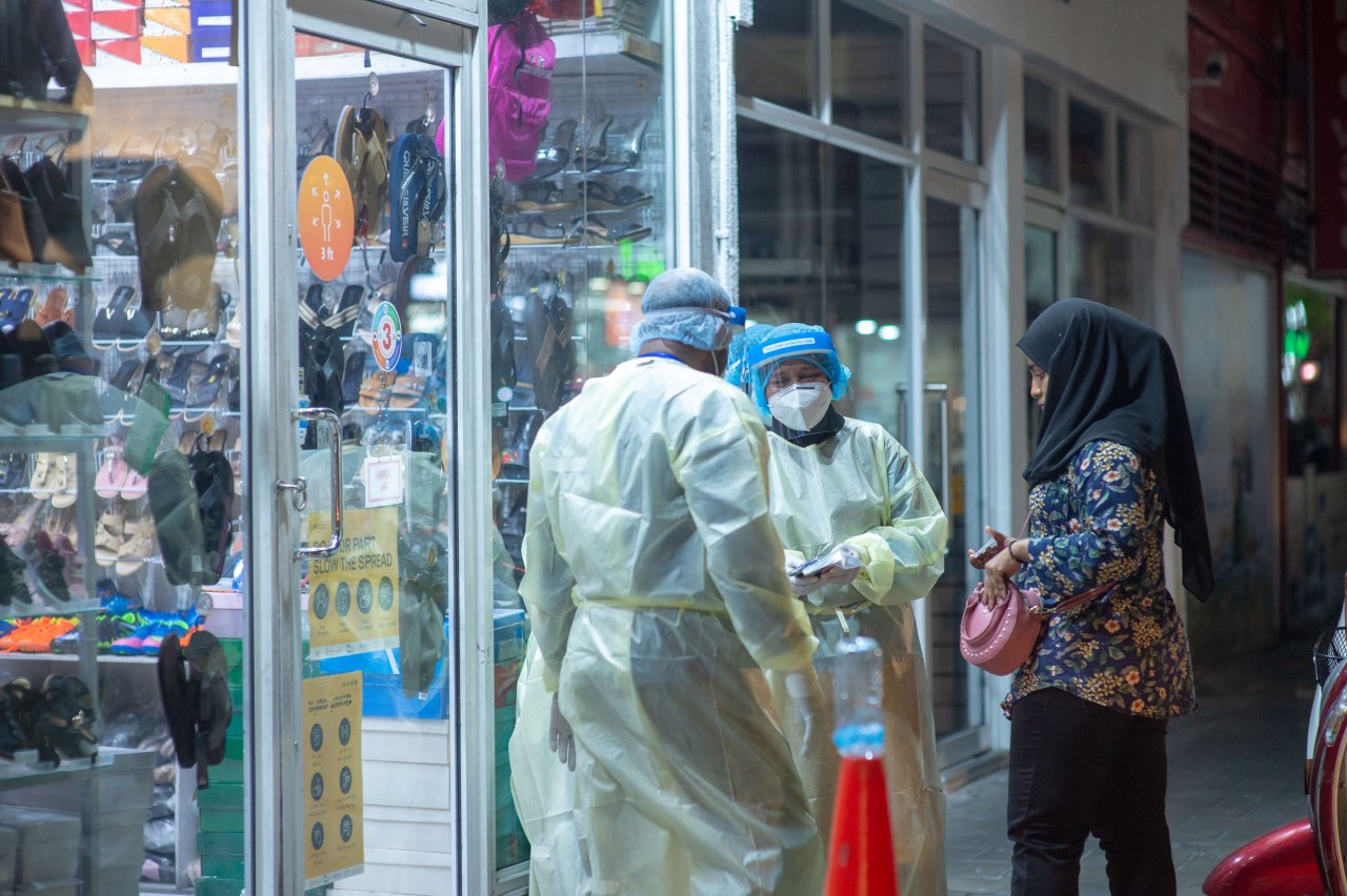 ސިއްހީ އޮފިޝަލުންގެ ހަރަކާތްތައް