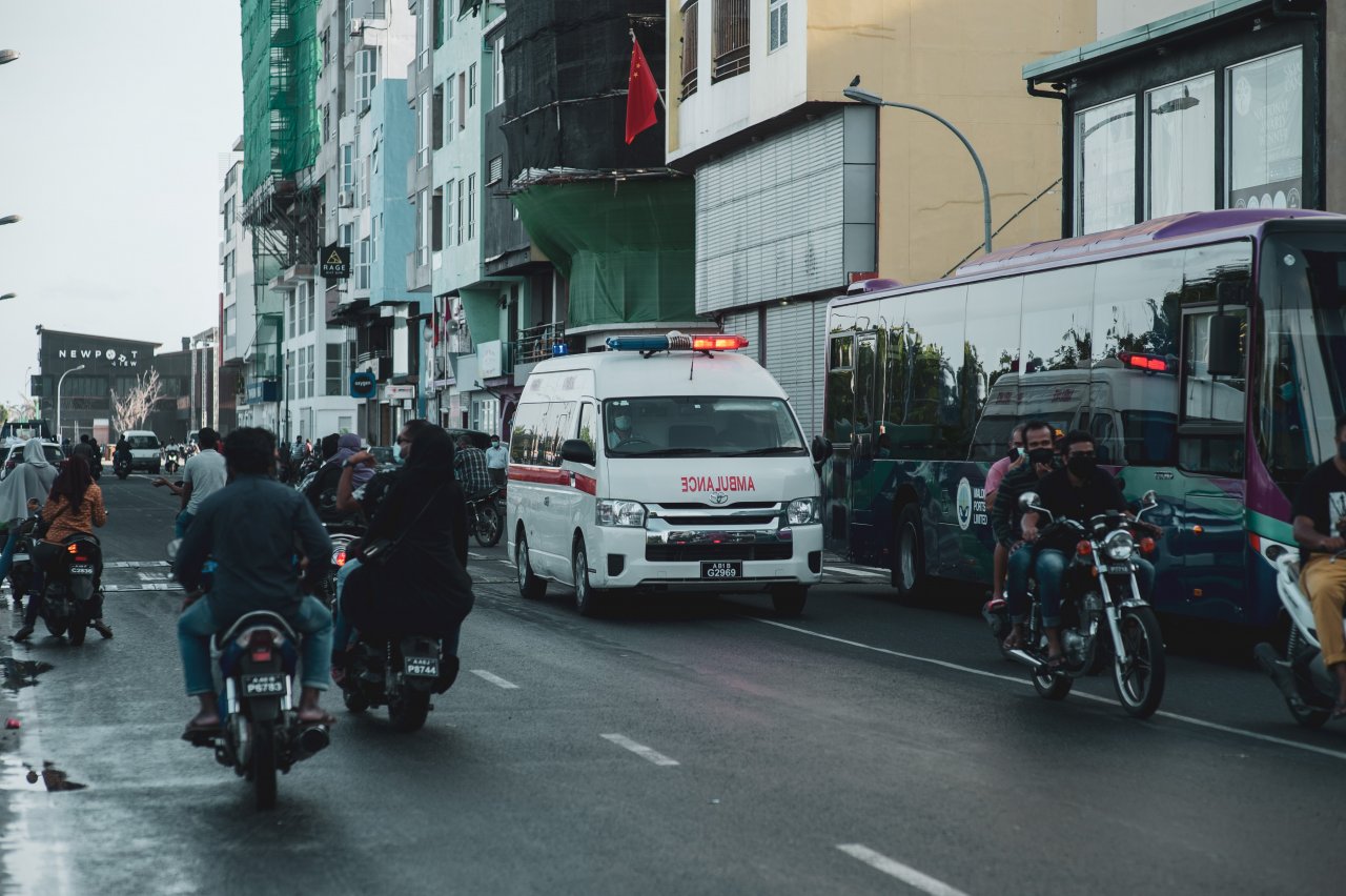 ސިއްހީ އޮފިޝަލުންގެ ހަރަކާތްތައް