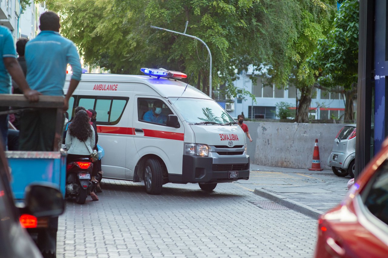 ސިއްހީ އޮފިޝަލުންގެ ހަރަކާތްތައް