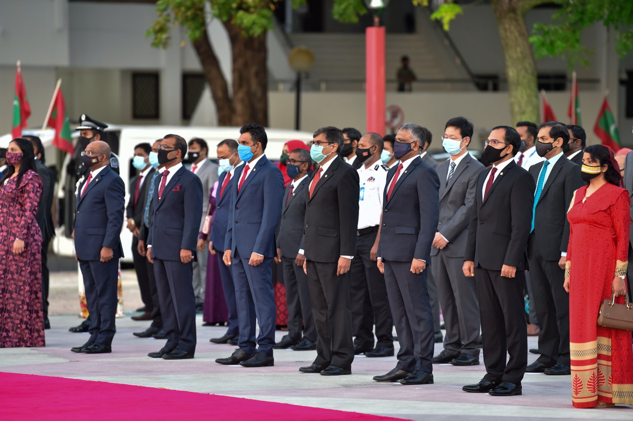 ގައުމީ ދުވަހުގެ ދިދަ ނެގުން 