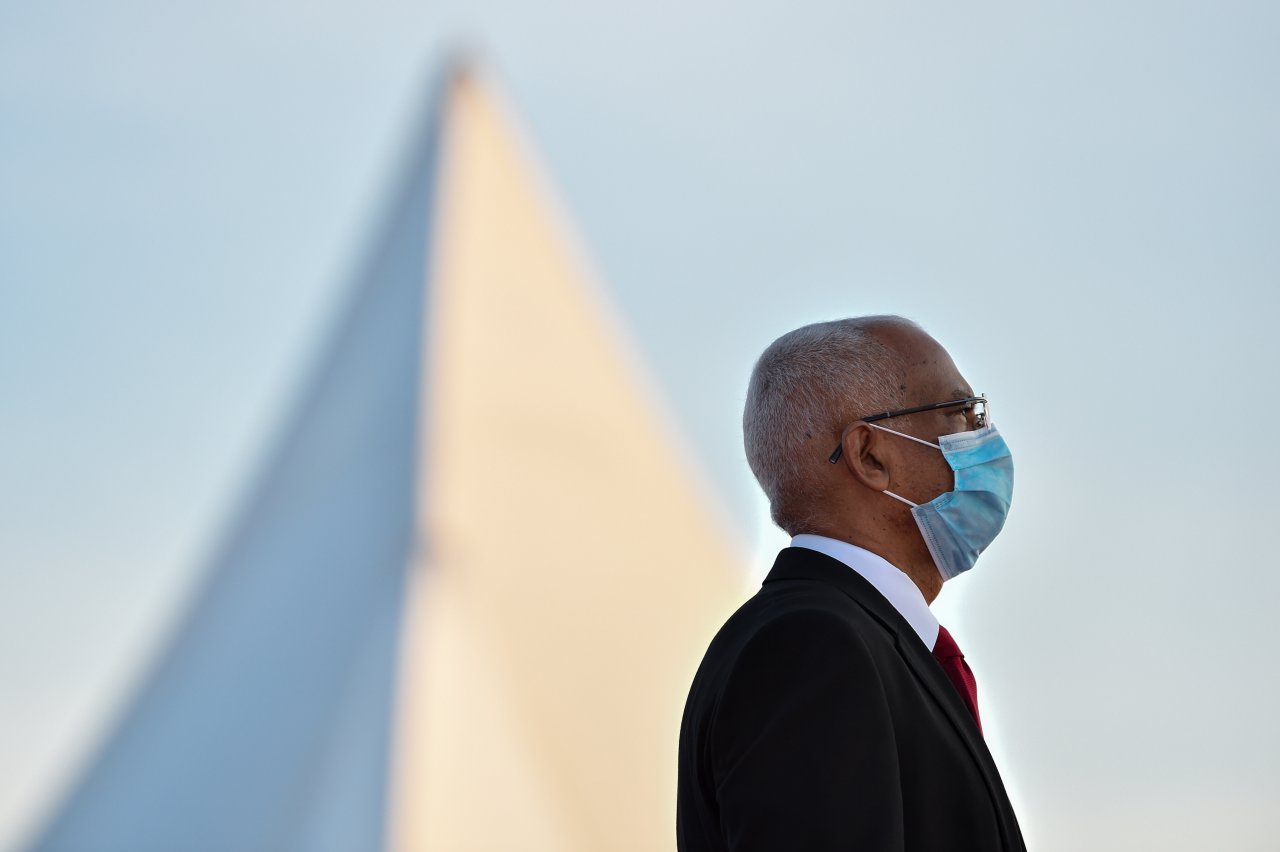 ގައުމީ ދުވަހުގެ ދިދަ ނެގުން 