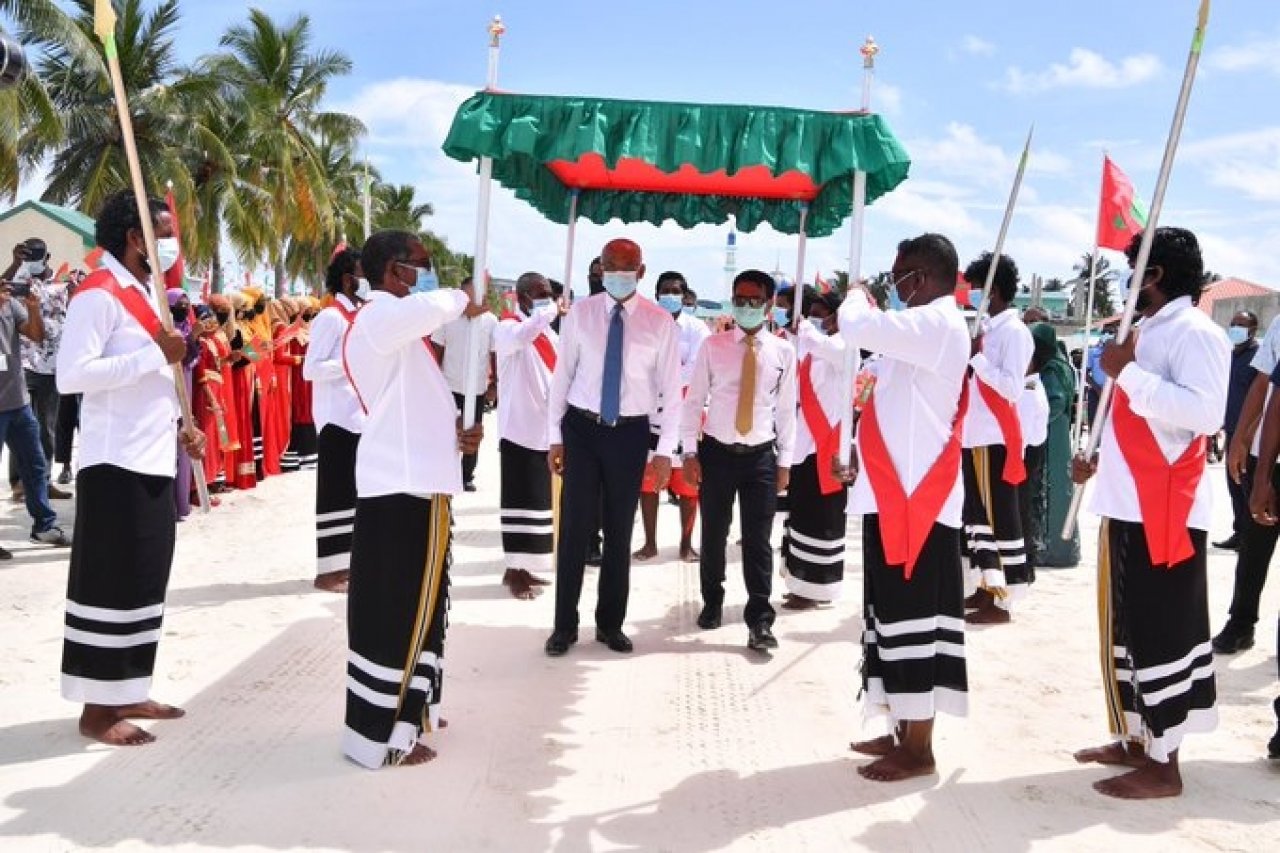 ހއ. ހޯރަފުށީ އެއާޕޯޓް ރައީސް ސޯލިހު ރަސްމީކޮށް ހުޅުވައިދެއްވުން