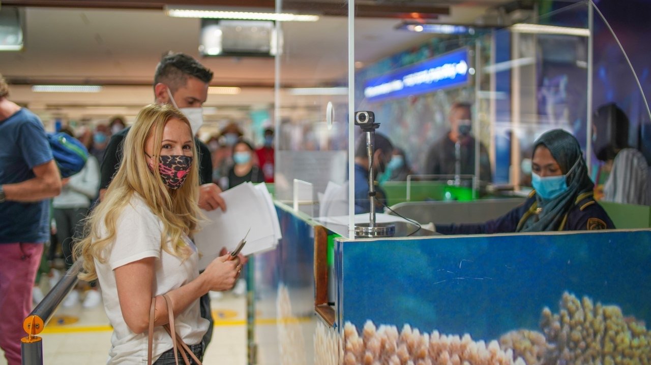 ފަސްލައްކަ ވަނަ ޓޫރިސްޓަށް މަރުހަބާ ދެންނެވުން