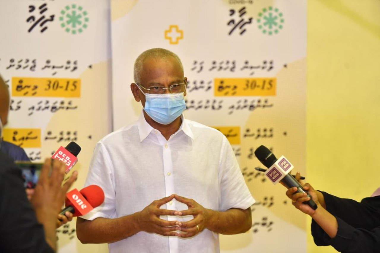 ތާރީޚީ ކޮވިޑް ވެކްސިން ޖަހަން ފެށުން
