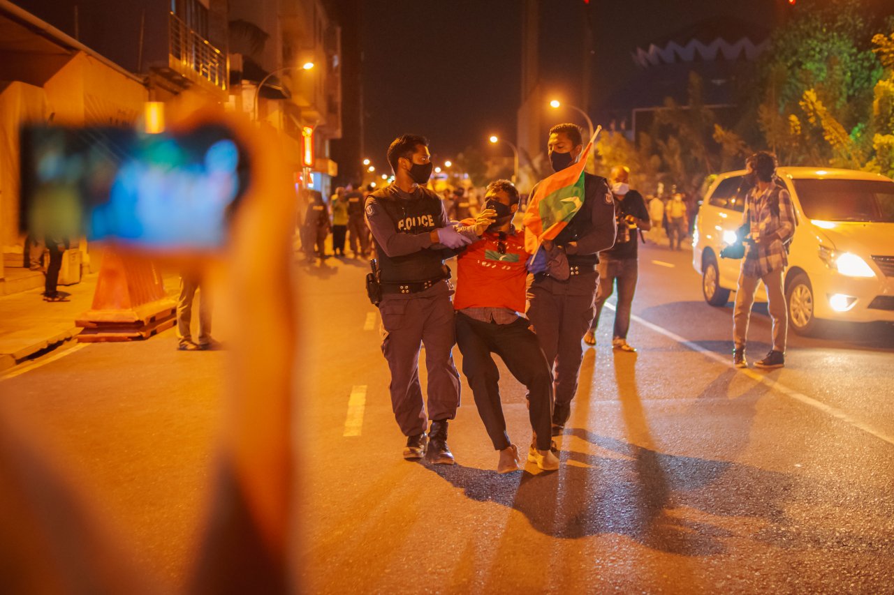 އިދިކޮޅު ކޯލިޝަންގެ މުޒާހާރާ