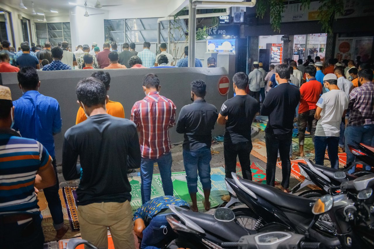 ރޯދަމަހާއި އަޅުކަން