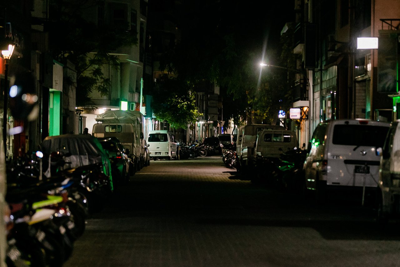  ކާފިއުއާއެކު މާލޭގެ މަގުމަތި ހިމޭންވެފައި