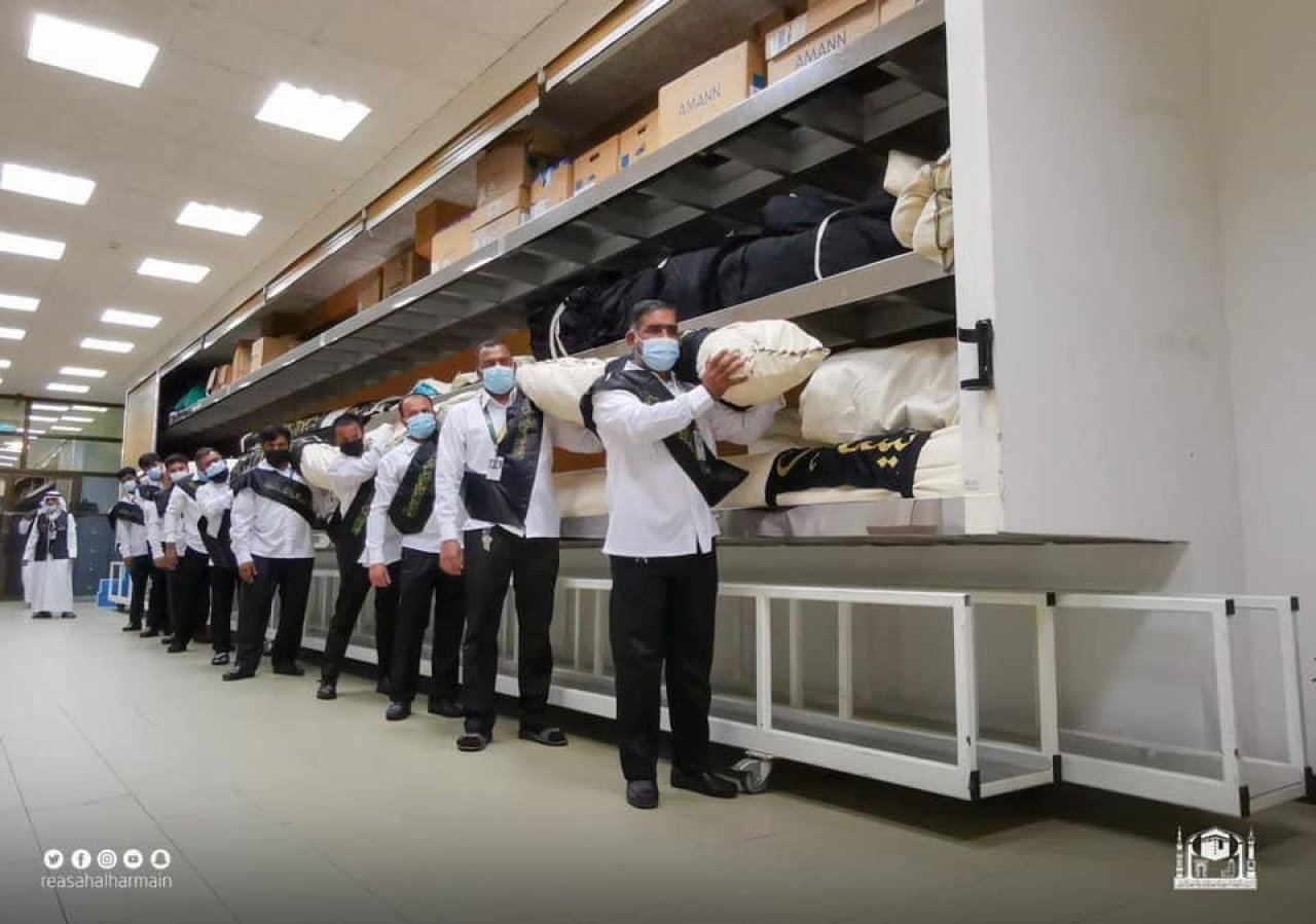 ހައްޖުވެރިން އަރަފާތު ބިމުގައި އަދި ގެފުޅުގެ އުރަކޮޅު ބަދަލުކުރުން