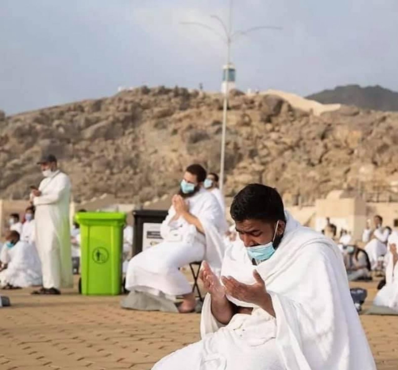 ހައްޖުވެރިން އަރަފާތު ބިމުގައި އަދި ގެފުޅުގެ އުރަކޮޅު ބަދަލުކުރުން