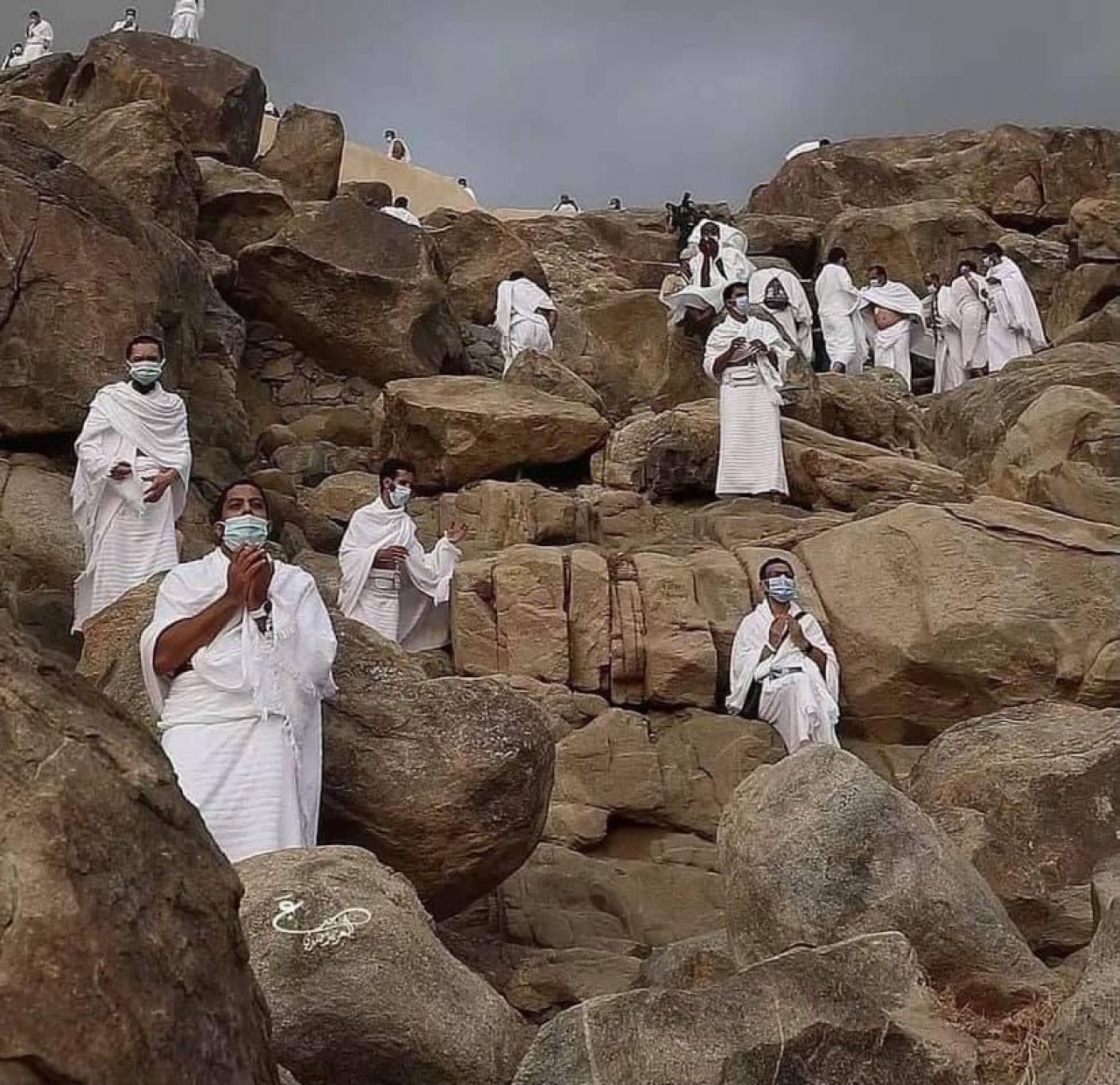 ހައްޖުވެރިން އަރަފާތު ބިމުގައި އަދި ގެފުޅުގެ އުރަކޮޅު ބަދަލުކުރުން