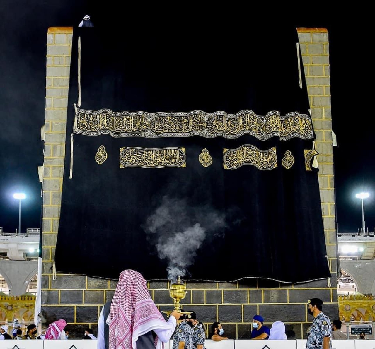 ހައްޖުވެރިން އަރަފާތު ބިމުގައި އަދި ގެފުޅުގެ އުރަކޮޅު ބަދަލުކުރުން