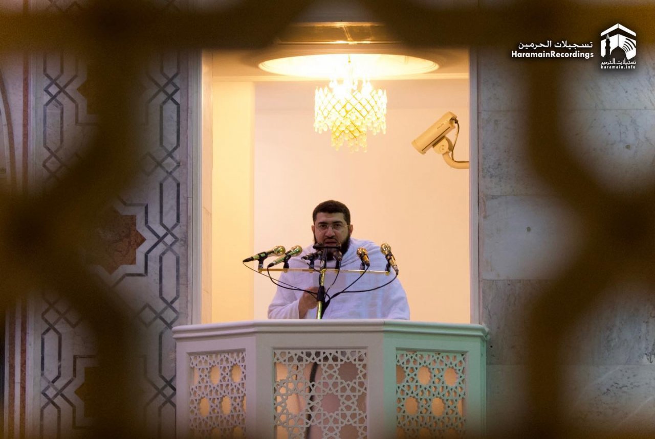 ހައްޖުވެރިން އަރަފާތު ބިމުގައި އަދި ގެފުޅުގެ އުރަކޮޅު ބަދަލުކުރުން