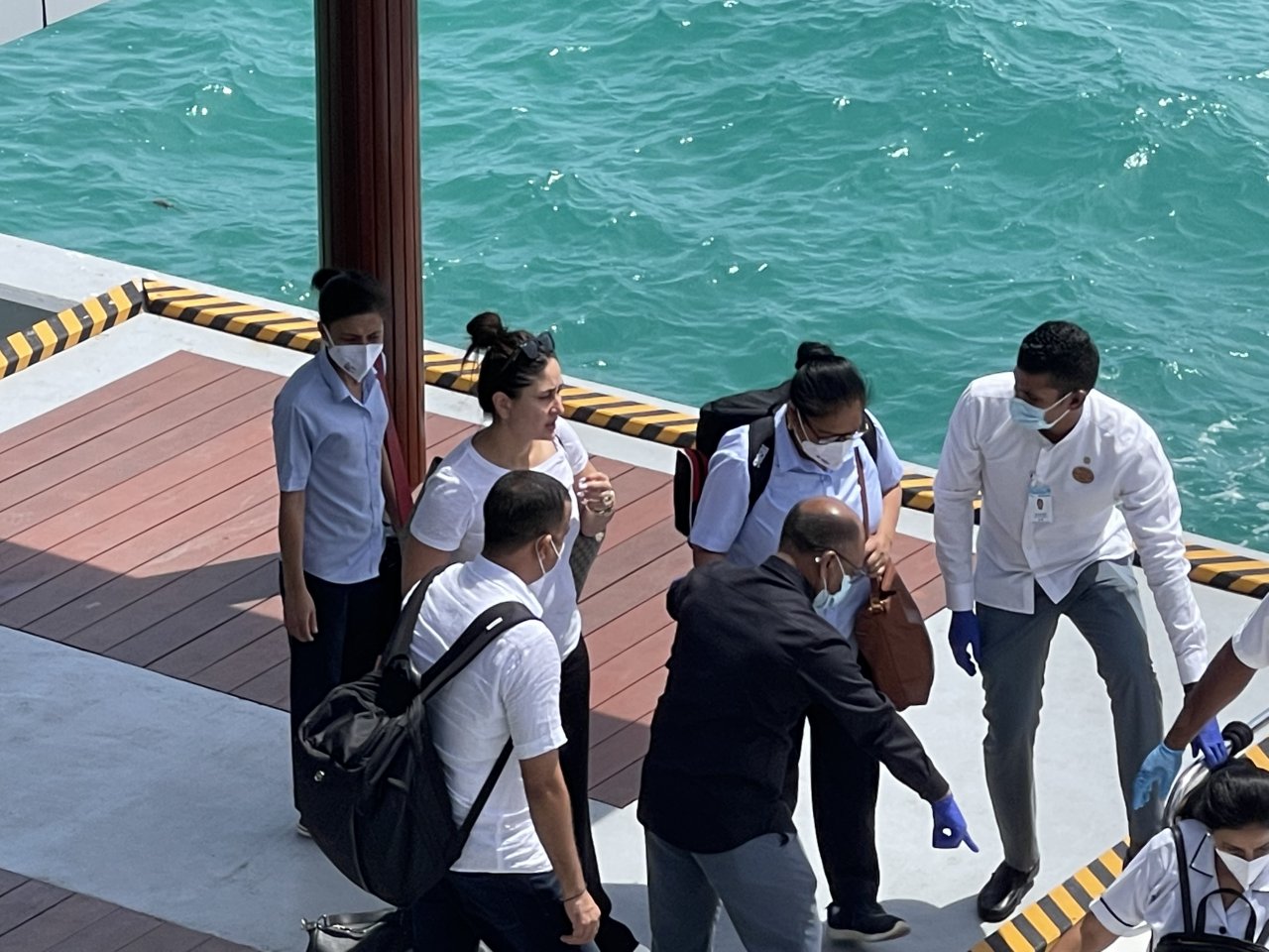 ސައިފު އާއި ކަރީނާ ޗުއްޓީ ދަތުރެއްގައި ރާއްޖެއަށް