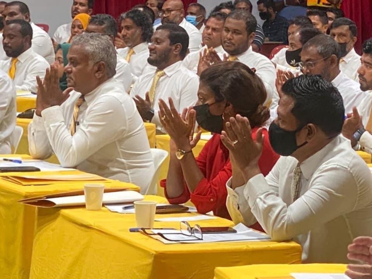 އެމްޑީޕީގެ ކޮންގްރެސް ބާއްވާނެ ދުވަހެއް ކަނޑައެޅުމަށް ބޭއްވި ގައުމީ މަޖްލިސް ބައްދަލުވުން