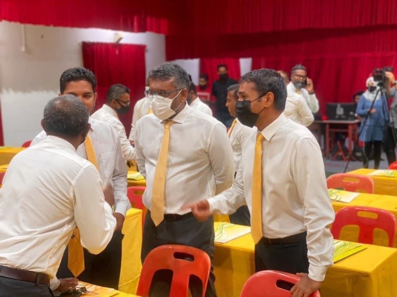 އެމްޑީޕީގެ ކޮންގްރެސް ބާއްވާނެ ދުވަހެއް ކަނޑައެޅުމަށް ބޭއްވި ގައުމީ މަޖްލިސް ބައްދަލުވުން