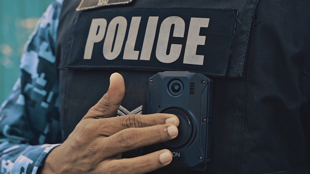 ފުލުހުން ޒަމާނީ ޓެކްނޮލޮޖީއާ ދިމާލަށް ކުރާ ދަތުރު