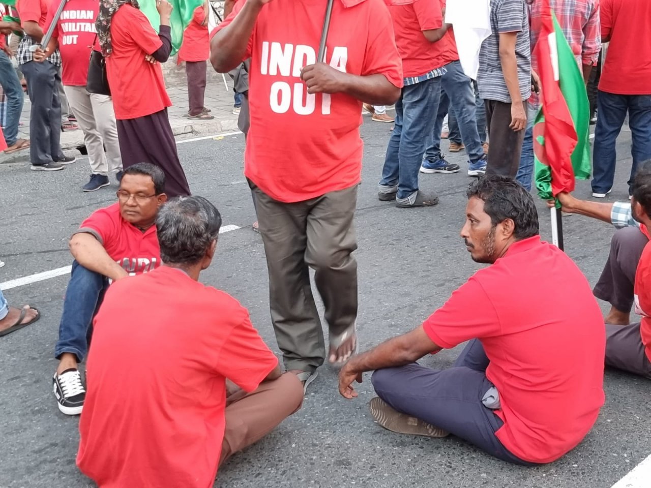 އިންޑިއާ ސިފައިން ތިބުމާ ދެކޮޅަށް ޕީޕީއެމްއިން ކުރިޔަށް ގެންދިޔަ އިހުތިޖާޖު