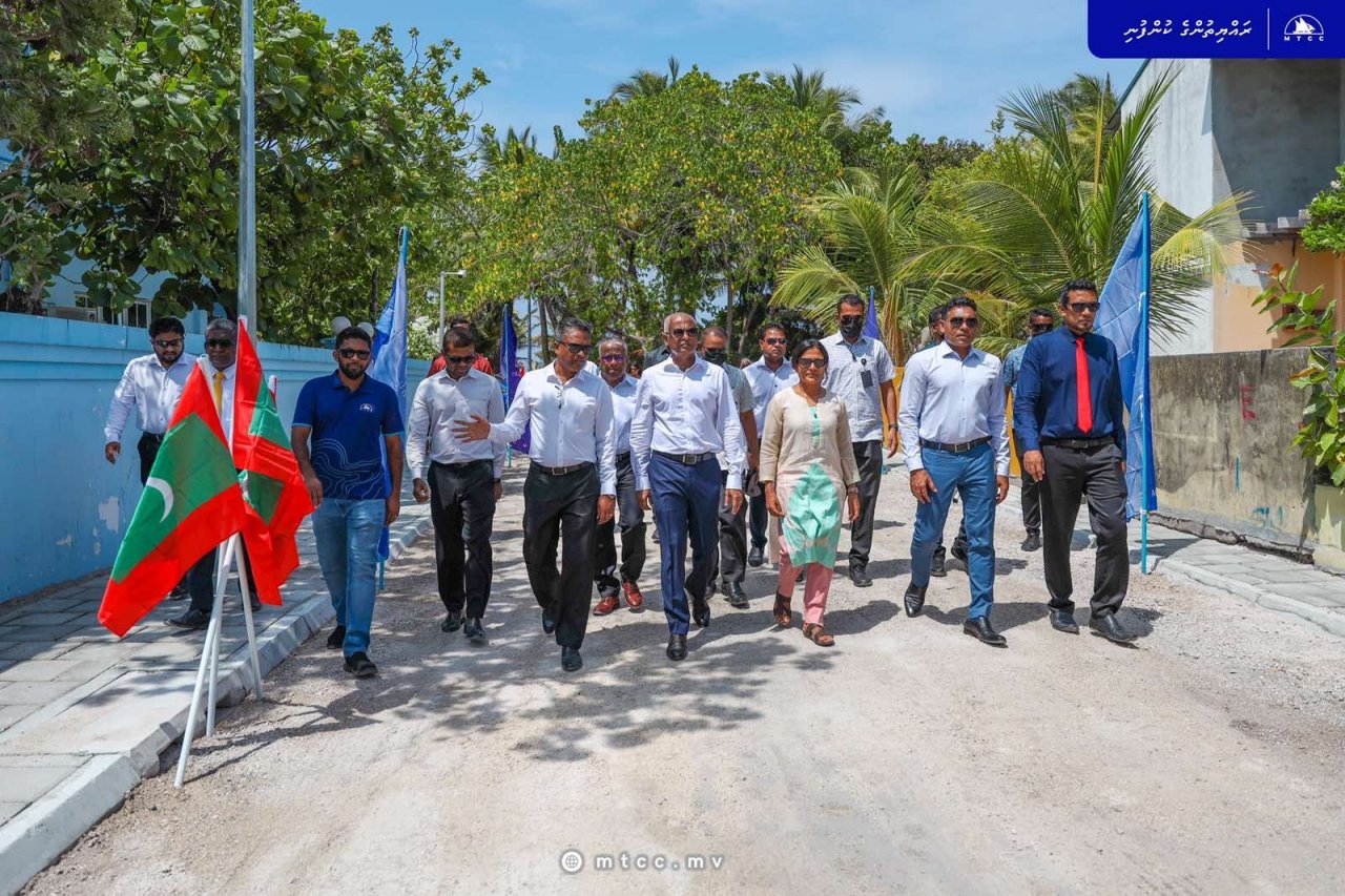 ރައީސް ސޯލިހު ފުވައްމުލަކު އެކި ތަންތަނަށް ޒިޔާރަތްކުރެއްވުން