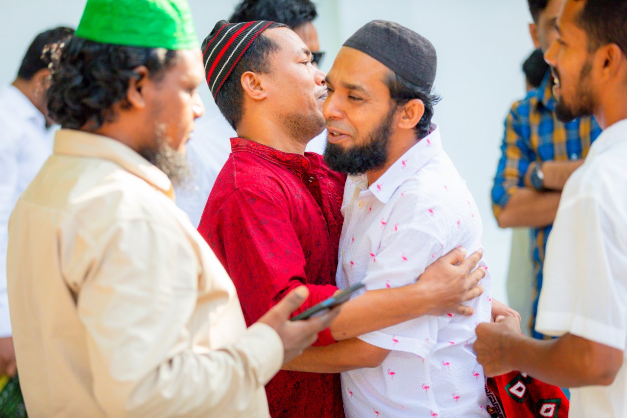 މާލޭގައި ކުރިޔަށް ދިޔަ ފިތުރު އީދުގެ ބޮޑު ޖަމާއަތާއި އިސްލާމީ މަރުކަޒުގެ ޖަމާއަތް