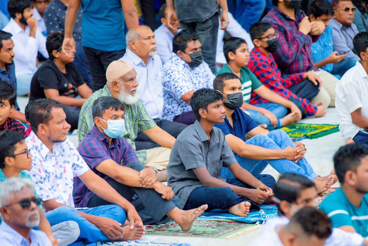 މާލޭގައި ކުރިޔަށް ދިޔަ ފިތުރު އީދުގެ ބޮޑު ޖަމާއަތާއި އިސްލާމީ މަރުކަޒުގެ ޖަމާއަތް