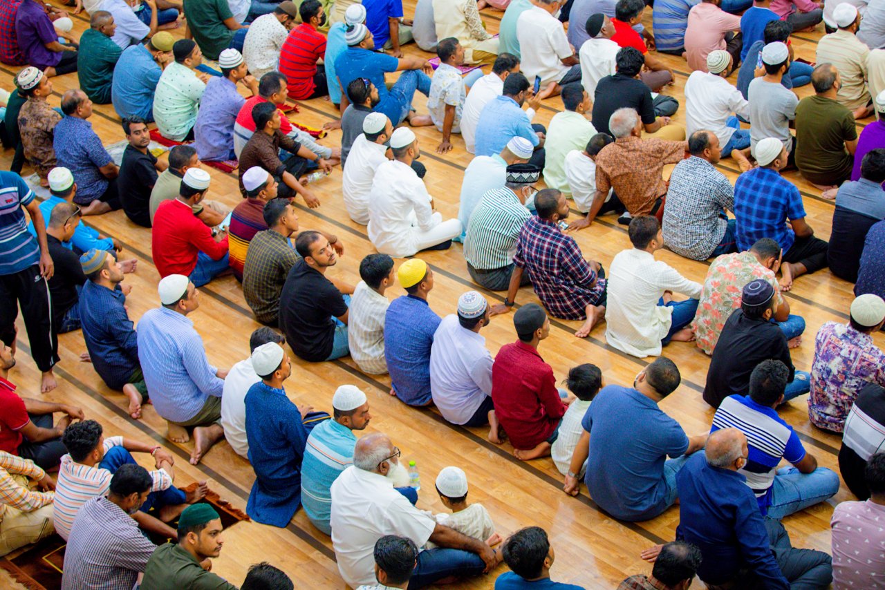 މާލޭގައި ކުރިޔަށް ދިޔަ ފިތުރު އީދުގެ ބޮޑު ޖަމާއަތާއި އިސްލާމީ މަރުކަޒުގެ ޖަމާއަތް