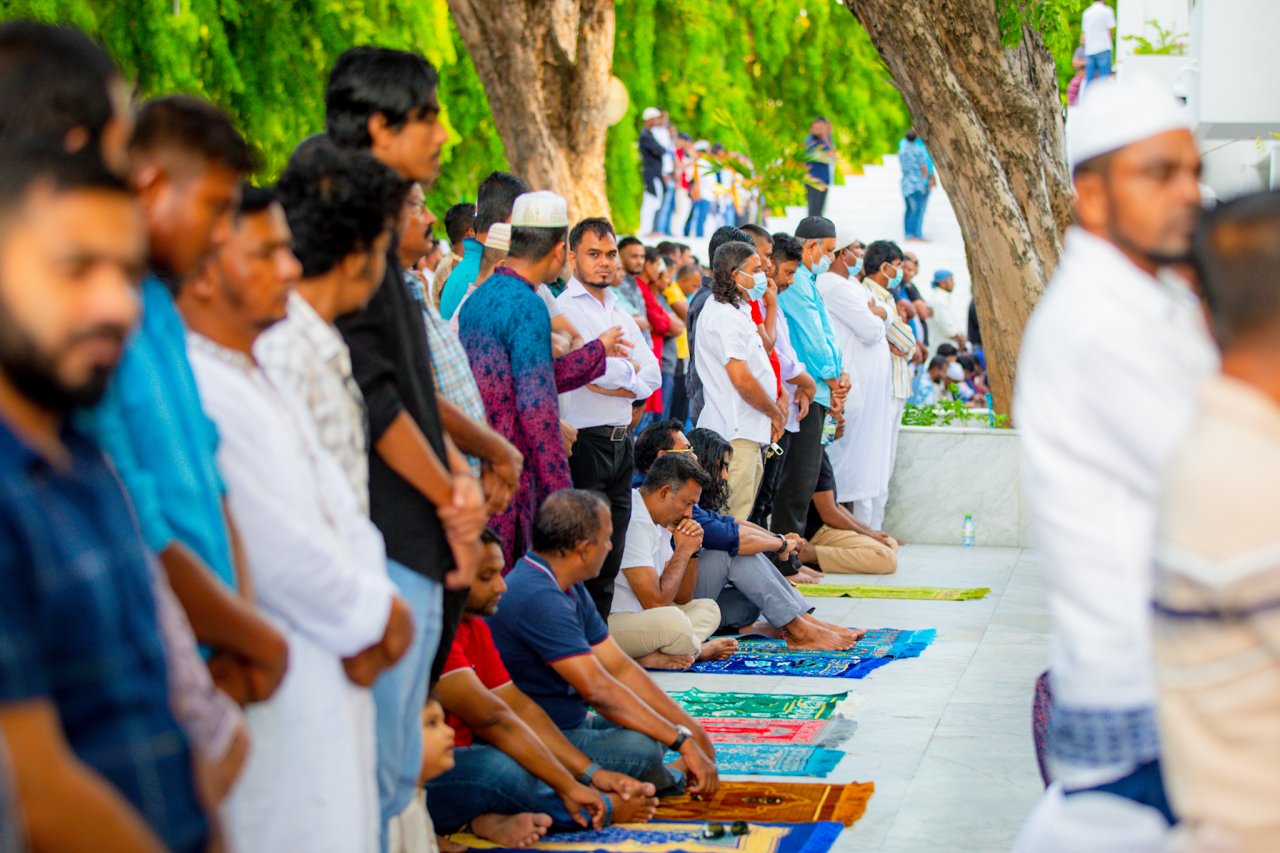 މާލޭގައި ކުރިޔަށް ދިޔަ ފިތުރު އީދުގެ ބޮޑު ޖަމާއަތާއި އިސްލާމީ މަރުކަޒުގެ ޖަމާއަތް