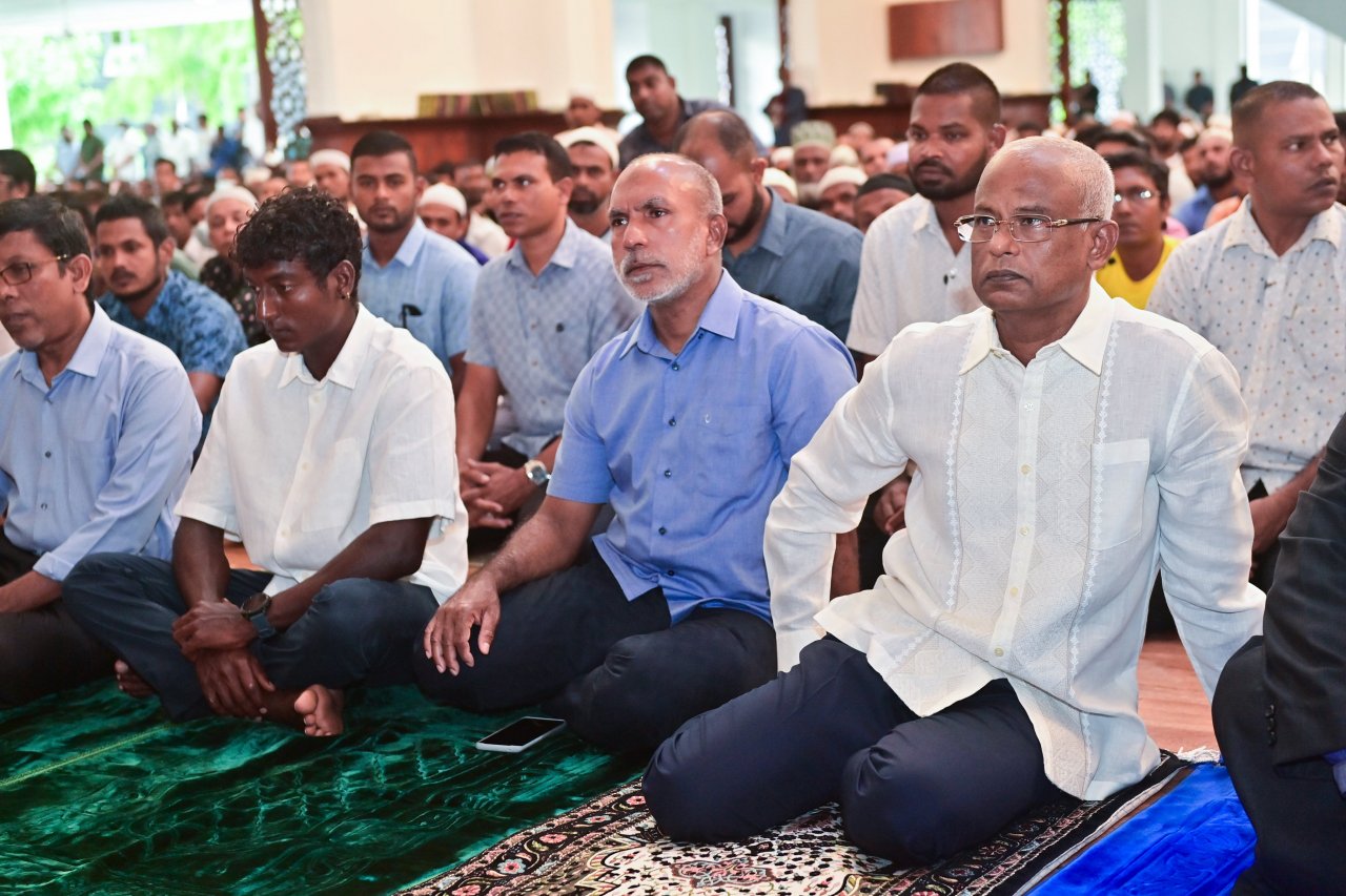 މާލޭގައި ކުރިޔަށް ދިޔަ ފިތުރު އީދުގެ ބޮޑު ޖަމާއަތާއި އިސްލާމީ މަރުކަޒުގެ ޖަމާއަތް