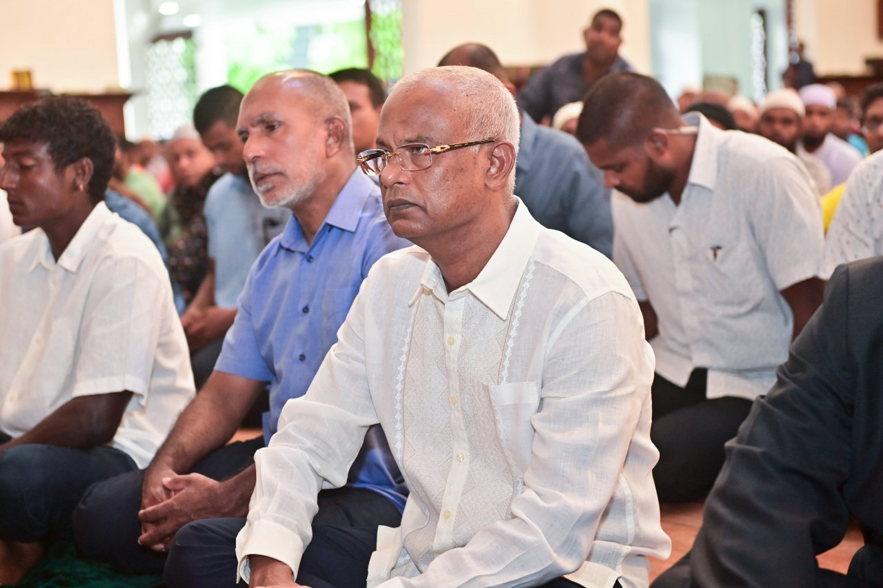 މާލޭގައި ކުރިޔަށް ދިޔަ ފިތުރު އީދުގެ ބޮޑު ޖަމާއަތާއި އިސްލާމީ މަރުކަޒުގެ ޖަމާއަތް