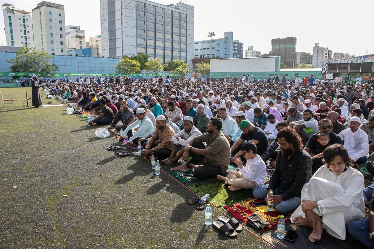 މާލޭގައި ކުރިޔަށް ދިޔަ ފިތުރު އީދުގެ ބޮޑު ޖަމާއަތާއި އިސްލާމީ މަރުކަޒުގެ ޖަމާއަތް