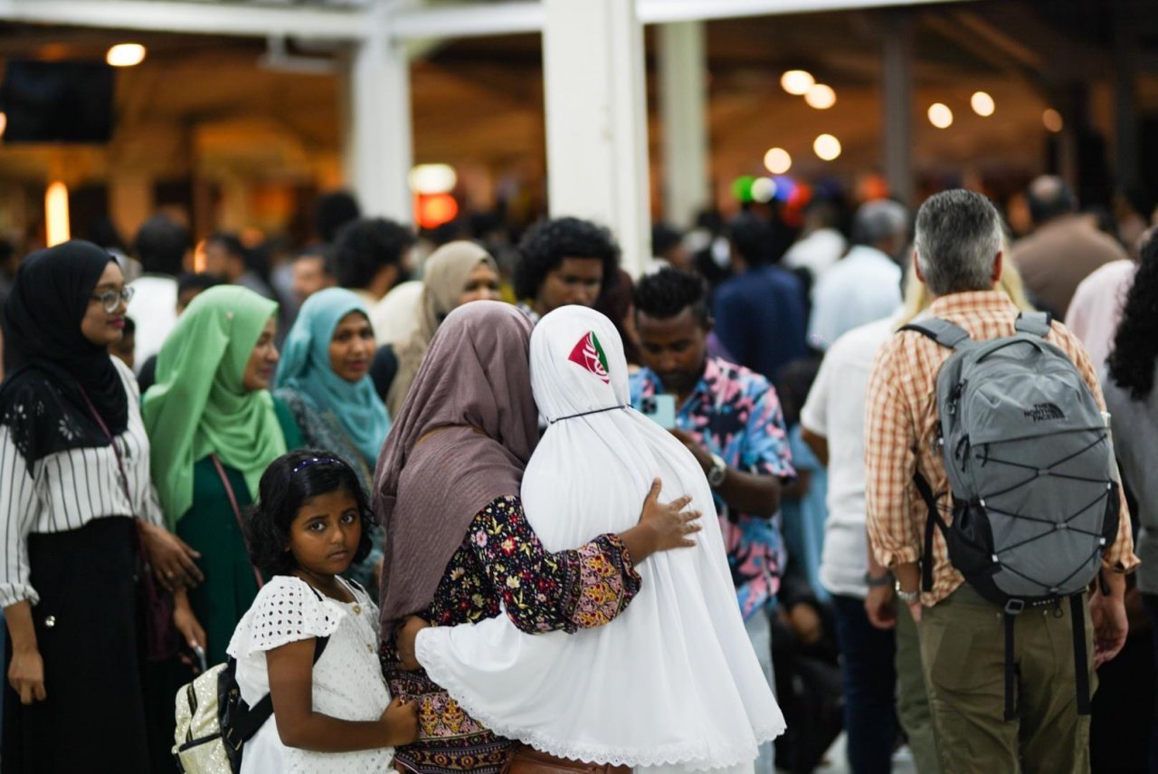 ހައްޖުވެރިންގެ ފުރަތަމަ ގްރޫޕް މާލެއިން ފުރުން