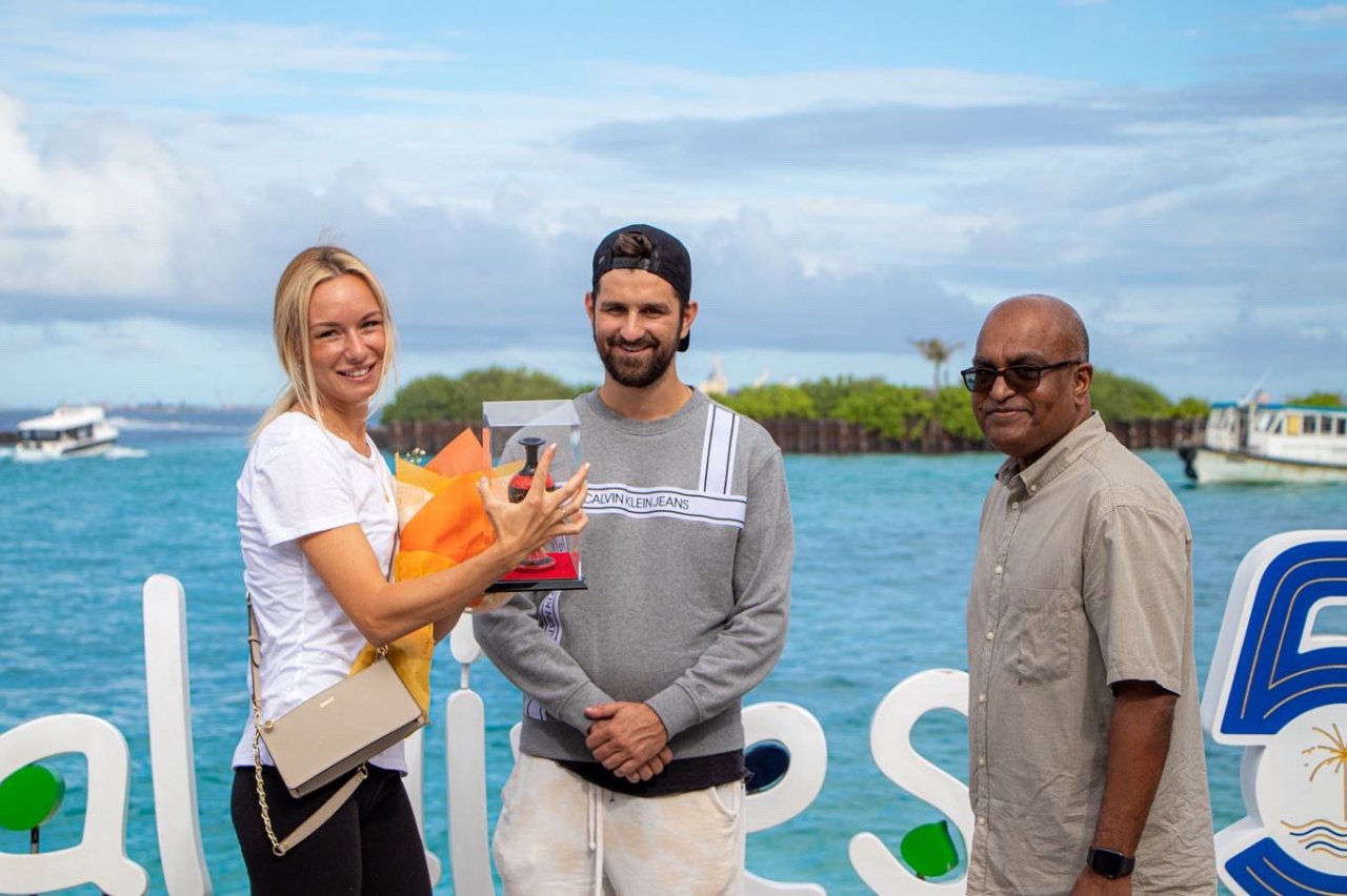 މިއަހަރުގެ އެއް މިލިއަން ޓޫރިސްޓަށް ހޫނު މަރުހަބާއެއް