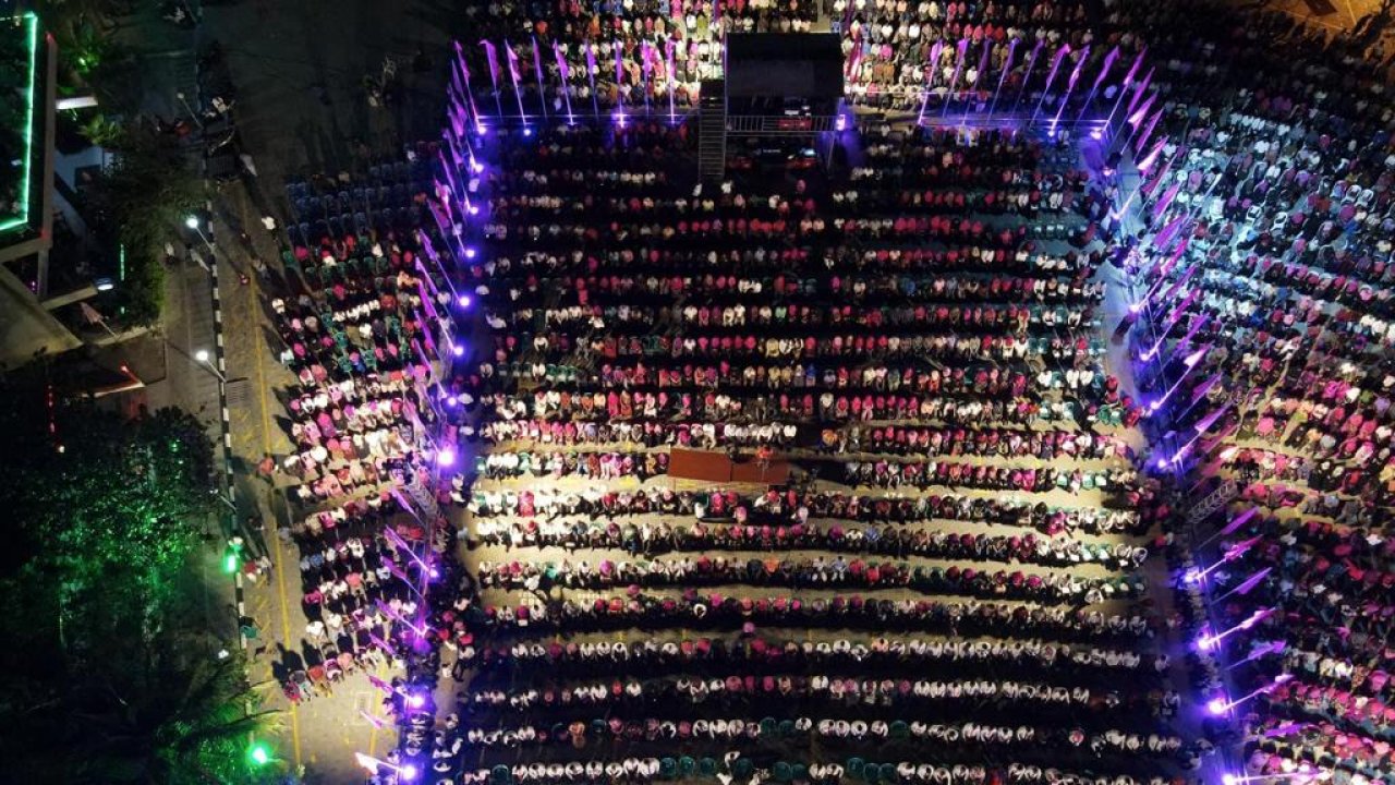 ރައީސް ޔާމީނަށް ރިޔާސީ ޓިކެޓް ހަވާލުކުރުމުގެ ބިޔަ ޖަލްސާ