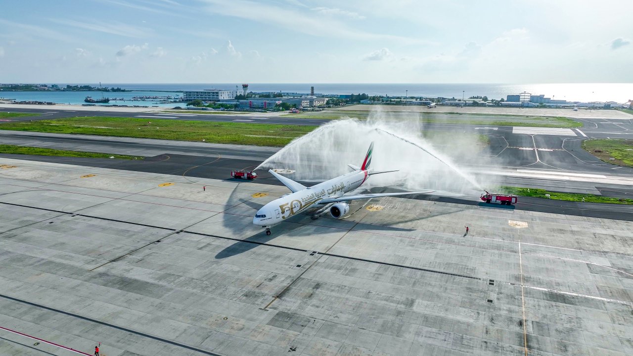 ވީއައިއޭއިން 60 އަހަރު ބޭނުންކުރި ރަންވޭ އިން މުޅިން އާ ރަންވޭއަކަށް