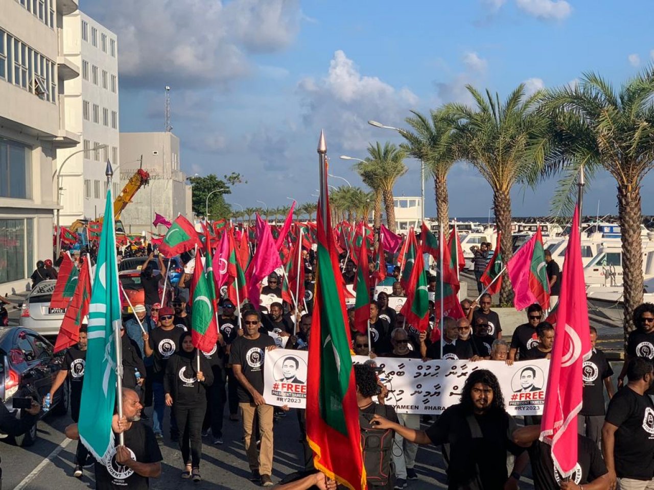 އިދިކޮޅު ޕީޕީއެމްގެ މުޒާހަރާ