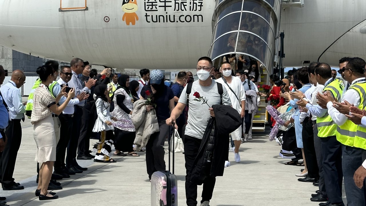 ތިން އަހަރުގެ މެދުކެނޑުމަކަށް ފަހު ޗައިނާ ޓޫރިސްޓުން އަލުން ރާއްޖެއަށް