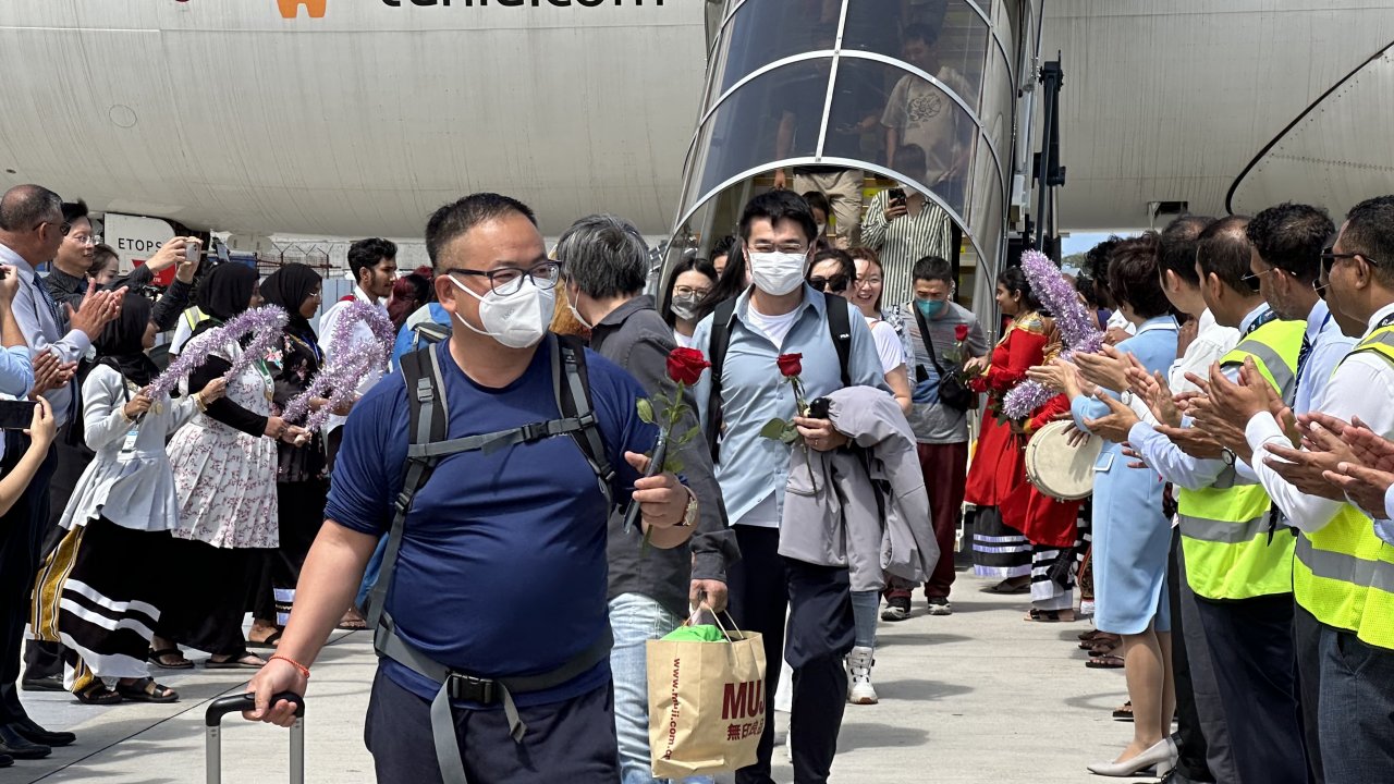 ތިން އަހަރުގެ މެދުކެނޑުމަކަށް ފަހު ޗައިނާ ޓޫރިސްޓުން އަލުން ރާއްޖެއަށް