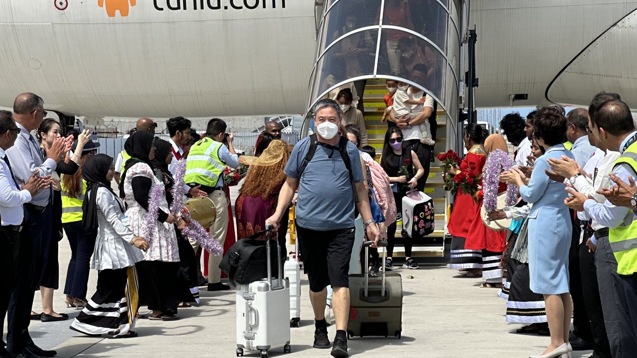 ތިން އަހަރުގެ މެދުކެނޑުމަކަށް ފަހު ޗައިނާ ޓޫރިސްޓުން އަލުން ރާއްޖެއަށް