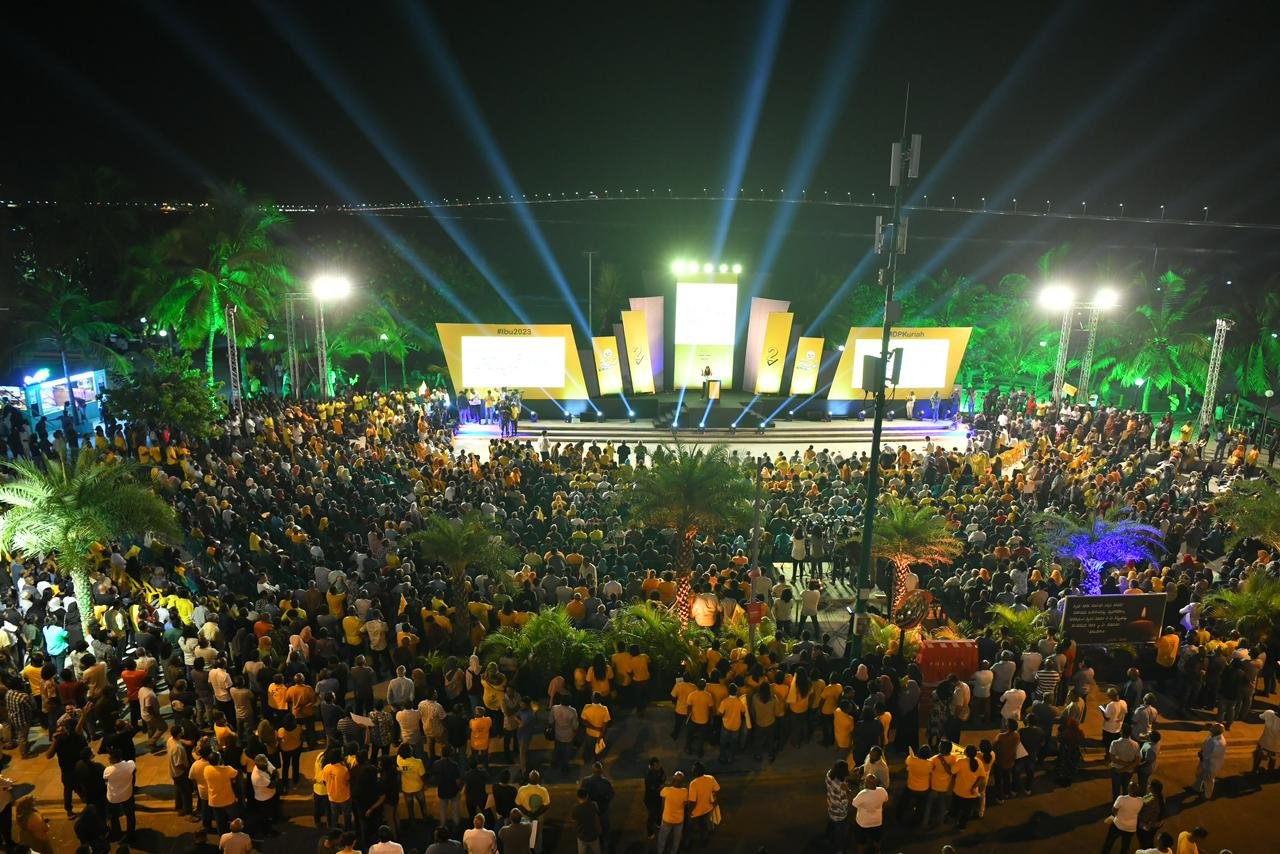 ރައީސް ސޯލިހުގެ ރިޔާސީ ޕްރައިމަރީ ކެމްޕޭންގެ ބޮޑު ޖަލްސާ