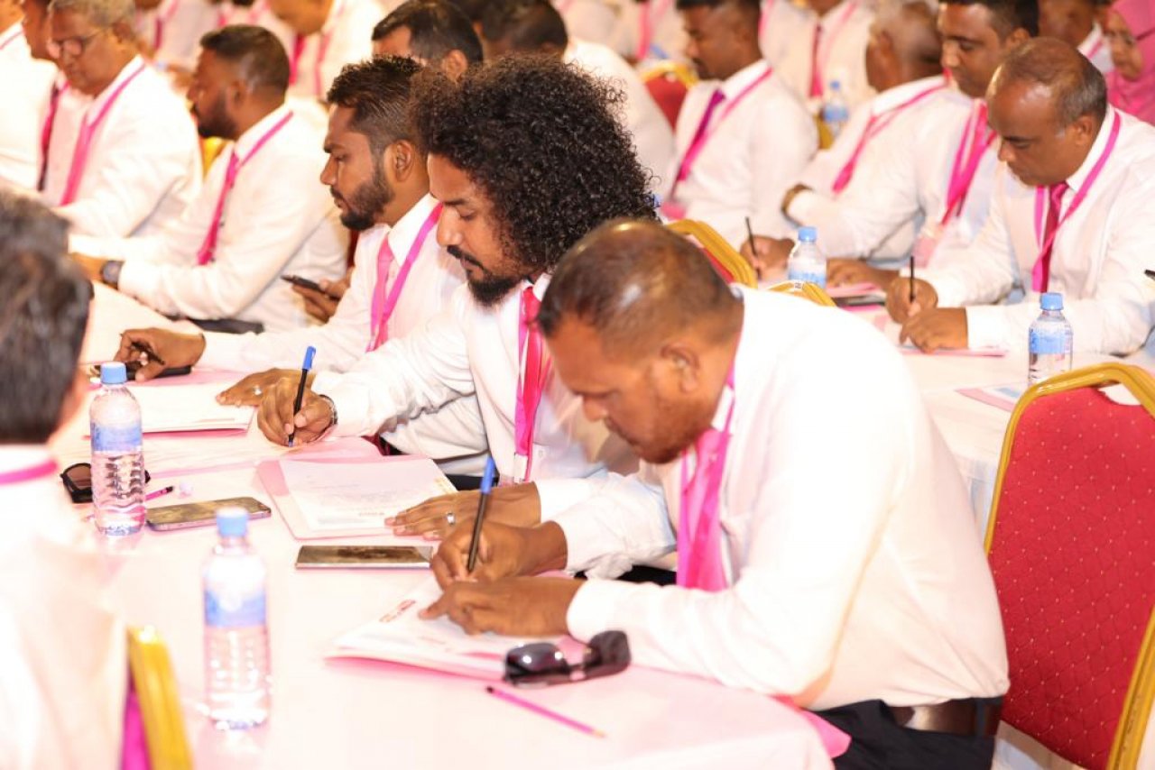 ރިޔާސީ އިންތިހާބަށް ތައްޔާރުވުމަށް ޕީޕީއެމުން ބާއްވާ 