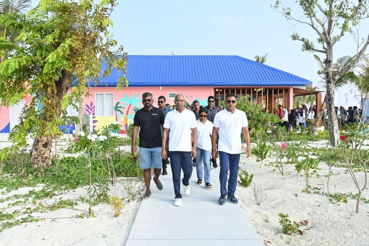 ކުޑަގިރި ހުޅުވުން: ދިގު އިންތިޒާރެއްގެ ނިމުން