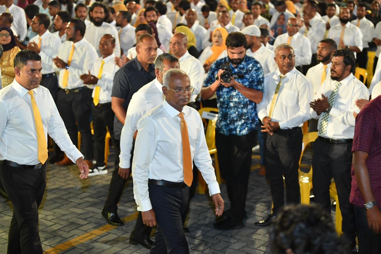 ރައީސް ސޯލިހަށް އެމްޑީޕީގެ ރިޔާސީ ޓިކެޓް ހަވާލުކުރުން