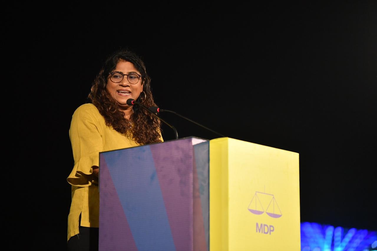 ރައީސް ސޯލިހަށް އެމްޑީޕީގެ ރިޔާސީ ޓިކެޓް ހަވާލުކުރުން