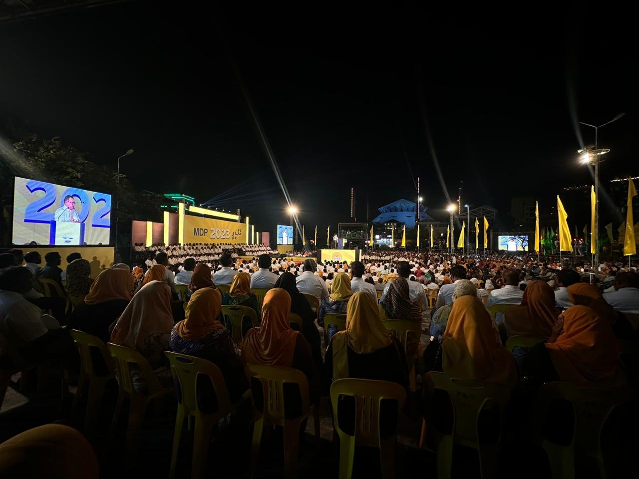 ރައީސް ސޯލިހަށް އެމްޑީޕީގެ ރިޔާސީ ޓިކެޓް ހަވާލުކުރުން