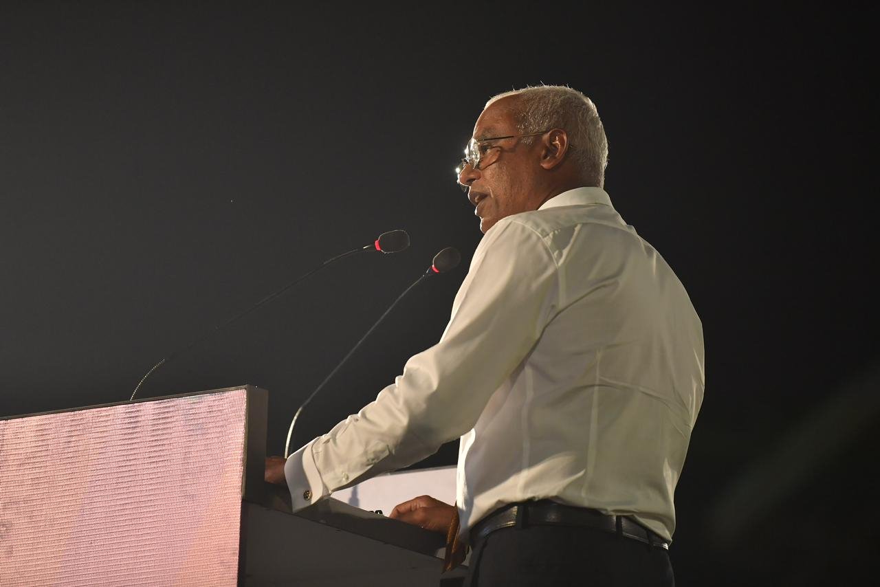 ރައީސް ސޯލިހަށް އެމްޑީޕީގެ ރިޔާސީ ޓިކެޓް ހަވާލުކުރުން