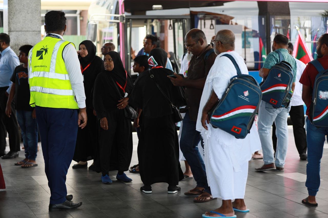 ހައްޖުވެރިން ފުރަން ފެށުން