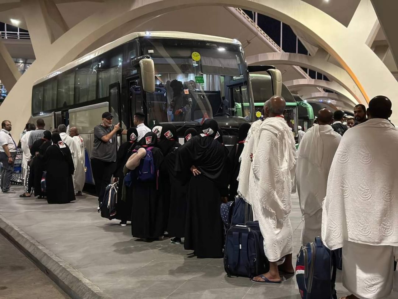 ހައްޖުވެރިން ފުރަން ފެށުން