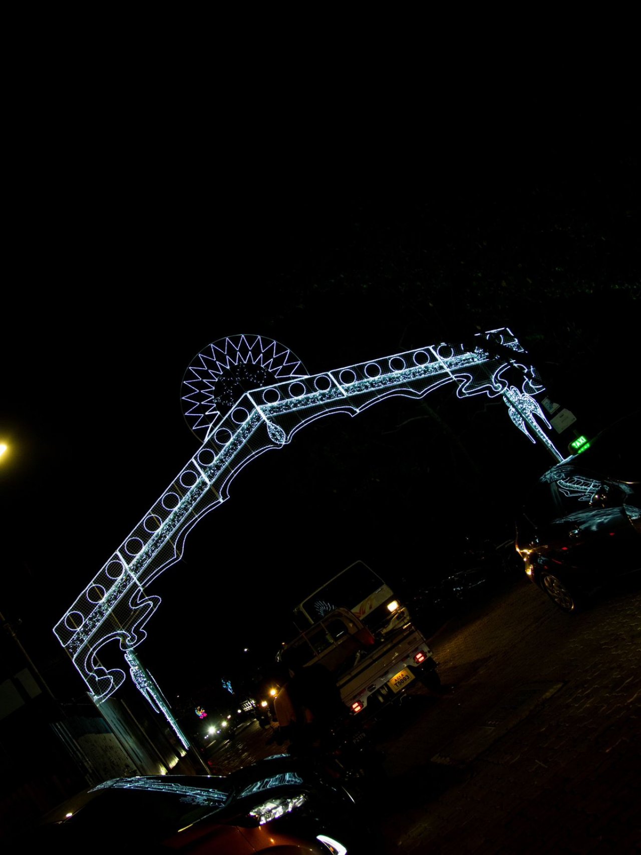 ނަލަ ގިޑިގެތަކުން މާލެ އީދަށް ދިއްލާލާފައި