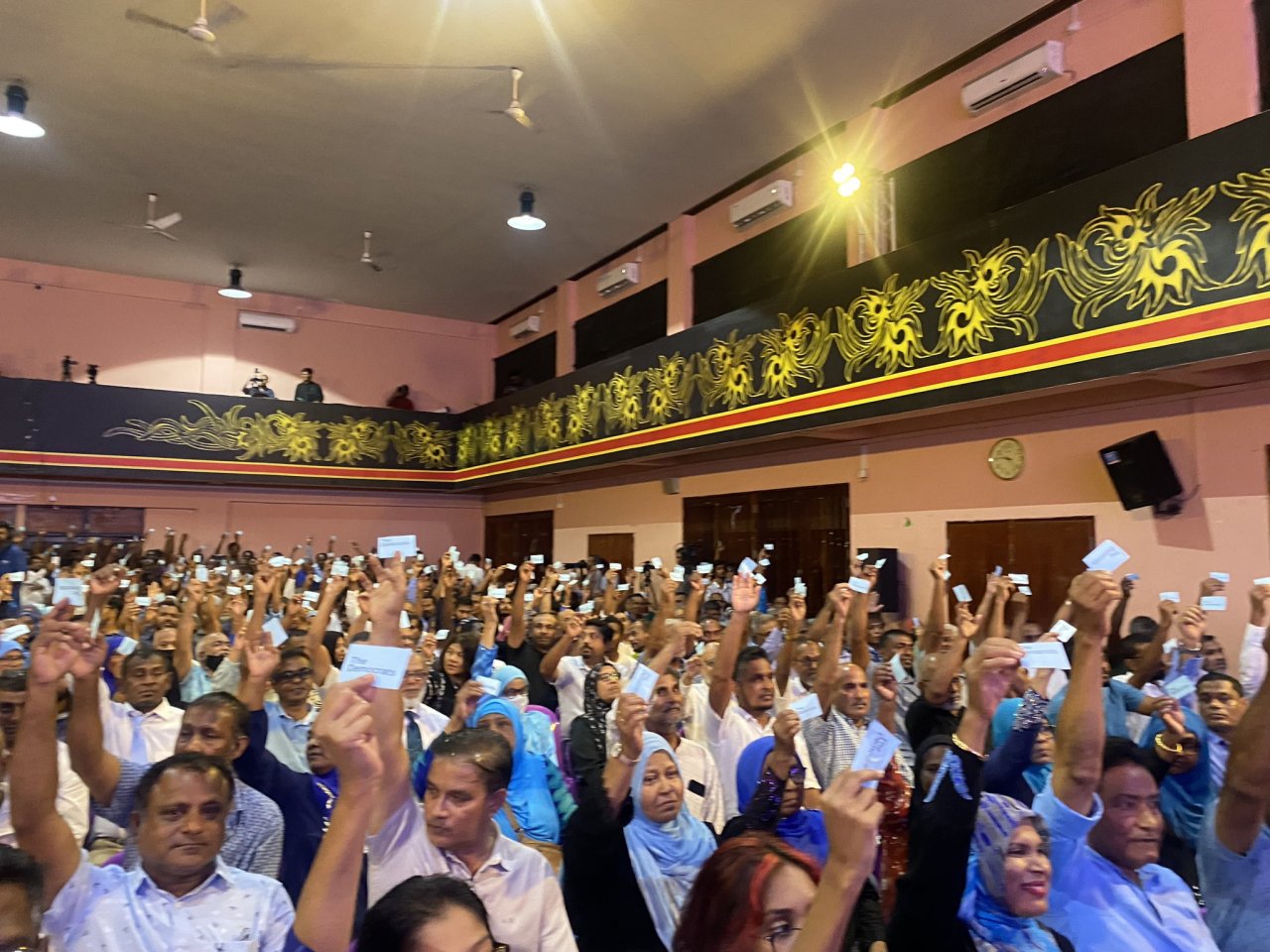 ދަ ޑިމޮކްރެޓްސް އުފެއްދުމަށް ބޭއްވި ޖަލްސާ