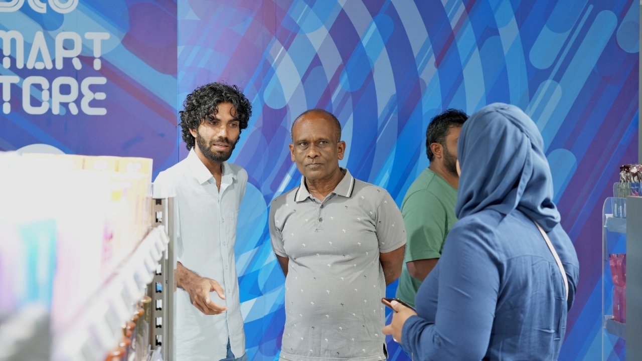 ސޭލްސްމަނަކާ ނުލައި ހިންގާ އެސްޓީއޯގެ ސްމާޓް ފިހާރަ ހުޅުވުން