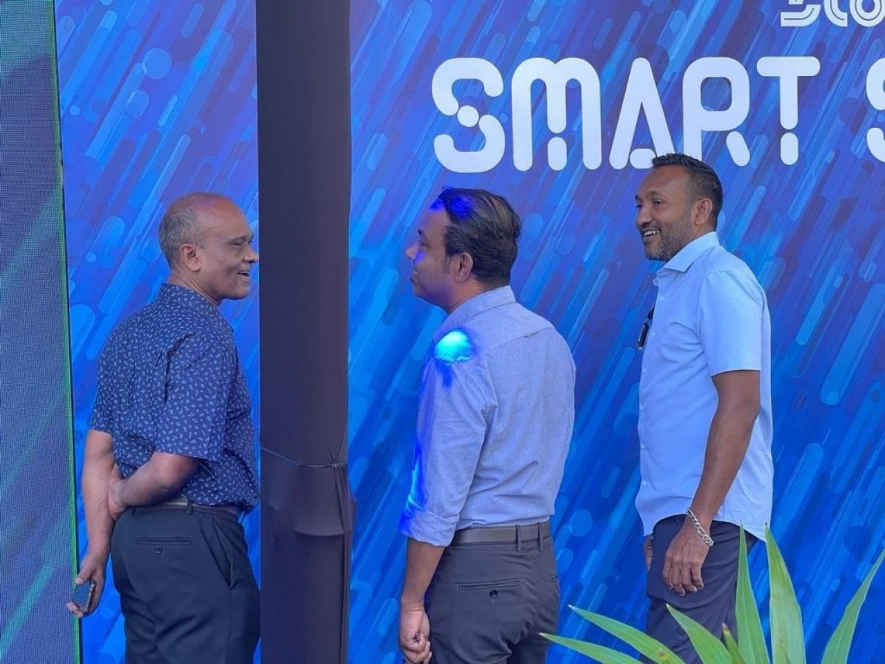 ސޭލްސްމަނަކާ ނުލައި ހިންގާ އެސްޓީއޯގެ ސްމާޓް ފިހާރަ ހުޅުވުން